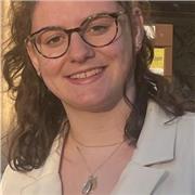 Professeure de français motivée afin de faire progresser toute personne novice ou plus avancée.